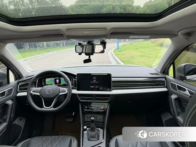 Volkswagen Tiguan L 2025 Серебристо-серый из Китая, фото 5