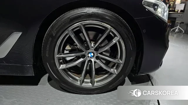 BMW 5 Series (G30) id 3641291 из Кореи 15