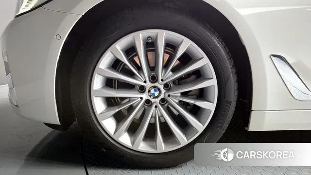 BMW 5 Series (G30) id 3043698 из Кореи 15