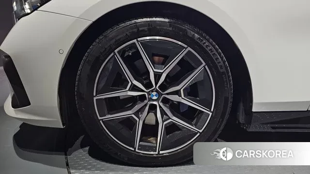 BMW 5 Series (G60) id 3388567 из Кореи 15