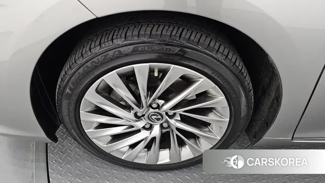 Lexus ES300h 7th generation id 3384782 из Кореи 15