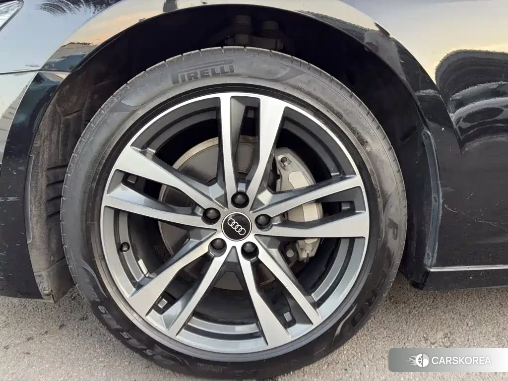 Audi A6L id 4617069 из Китая 13
