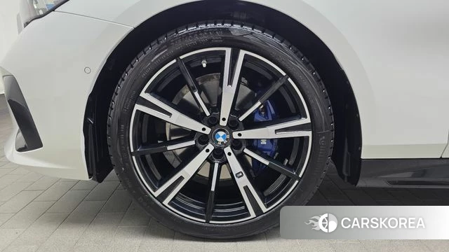 BMW 5 Series (G60) id 4280067 из Кореи 15
