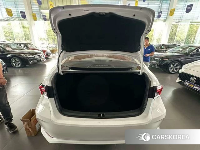 Toyota Corolla 2024 Белый из Китая, фото 6