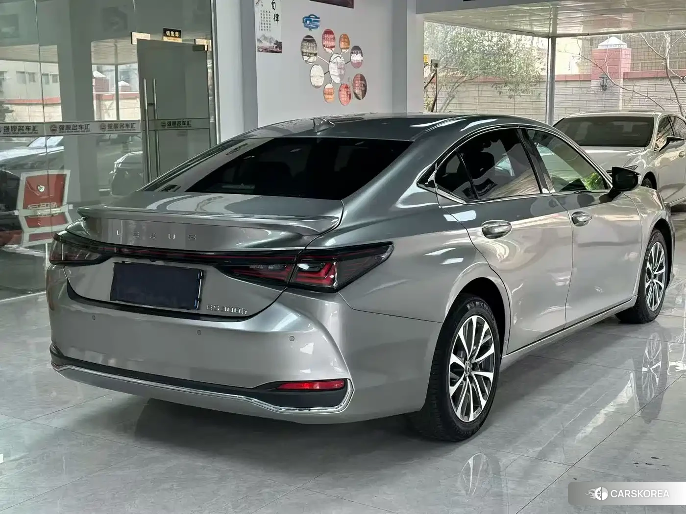 Lexus ES 2025 Silver/gray из Китая, фото 5