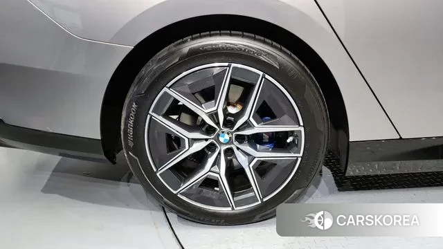 BMW 5 Series (G60) id 3087661 из Кореи 15