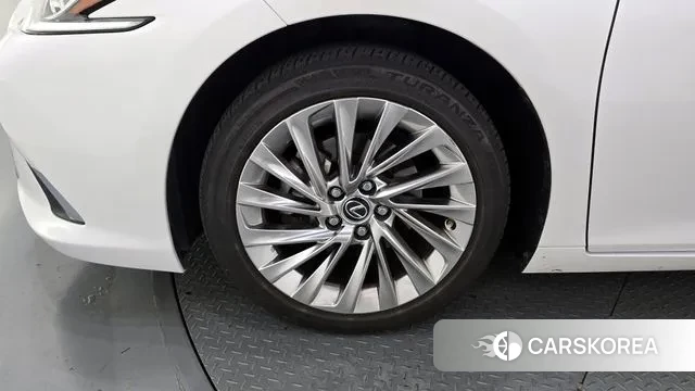 Lexus ES300h 7th generation id 3013409 из Кореи 15