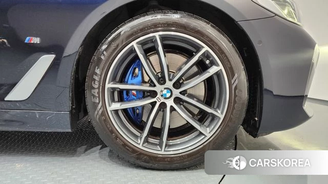 BMW 5 Series (G30) id 3832210 из Кореи 15