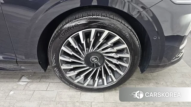 Hyundai Grandeur (GN7) id 3638796 из Кореи 15