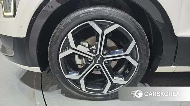 Kia Di Ol Nu Niro 2023 Белый из Кореи, фото 5