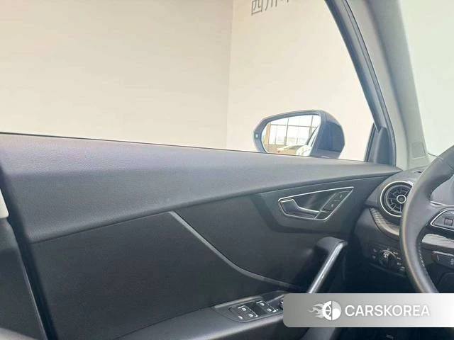 Audi Q2L id 4213943 из Китая 14