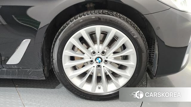 BMW 5 Series (G30) id 3794986 из Кореи 15