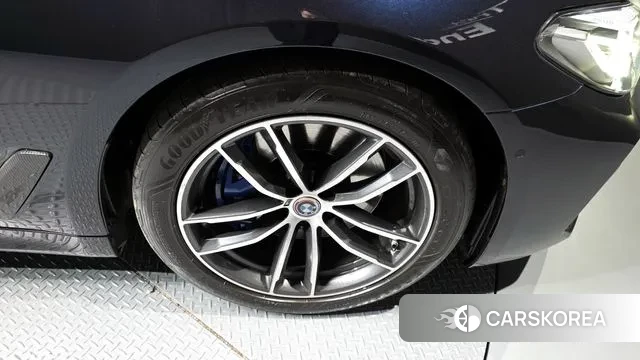 BMW 5 Series (G30) id 3360396 из Кореи 15