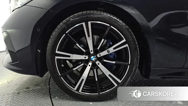 BMW 5 Series (G60) id 3732304 из Кореи 15