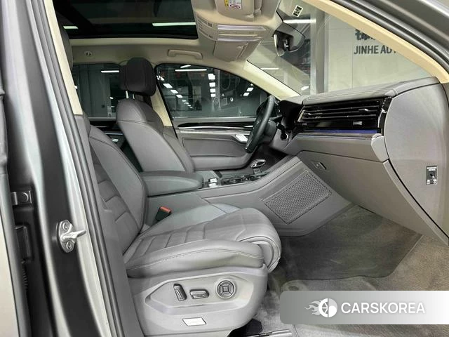 Volkswagen Touareg id 4301638 из Китая 20