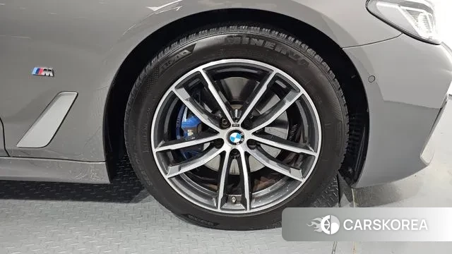 BMW 5 Series (G30) id 3033037 из Кореи 15