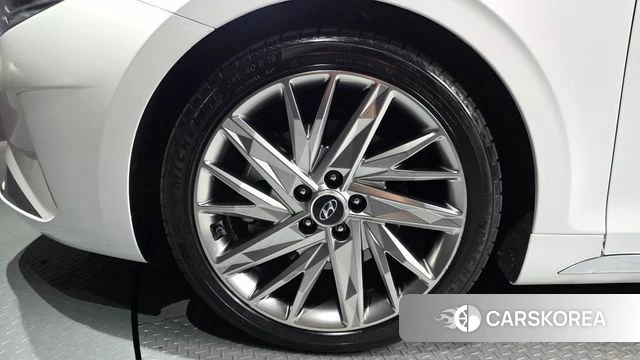 Hyundai The New Grandeur IG id 4581211 из Кореи 31