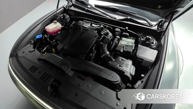 Hyundai Grandeur (GN7) id 3776511 из Кореи 15