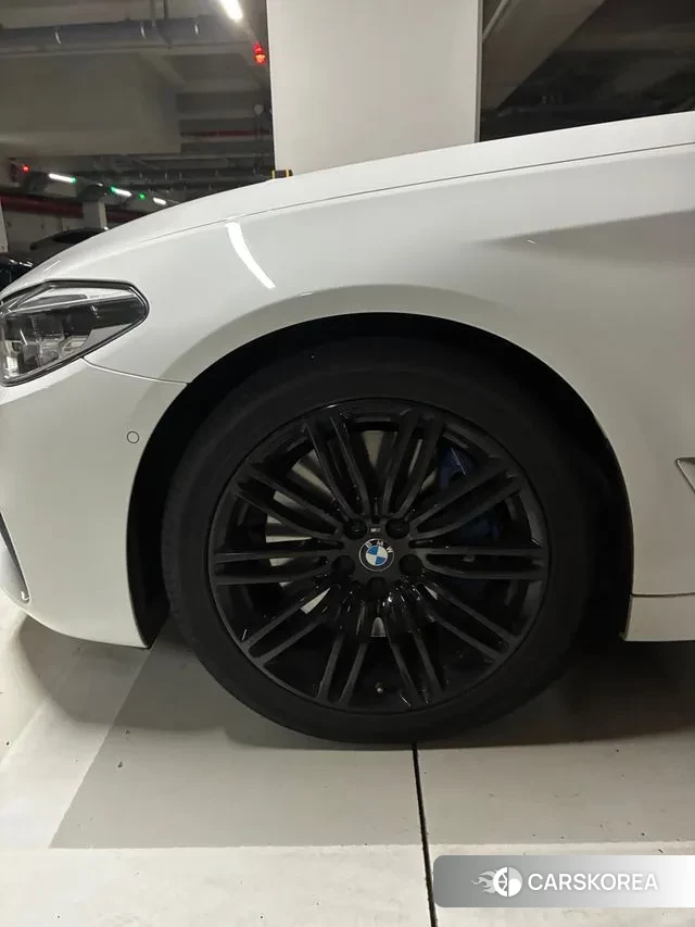 BMW 5 Series (G30) 2020 Белый из Кореи, фото 5