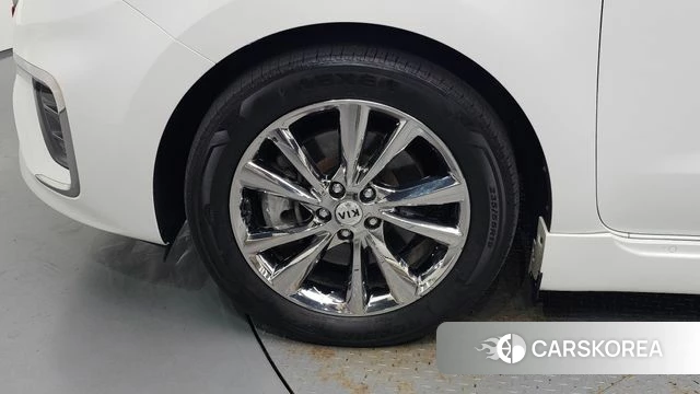 Kia The New Carnival id 4459377 из Кореи 29