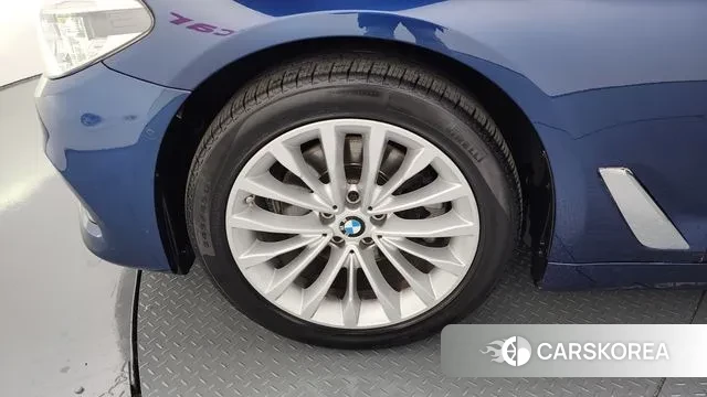 BMW 5 Series (G30) id 3504823 из Кореи 15