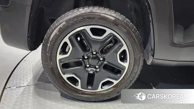 Jeep Renegade id 3039226 из Кореи 15