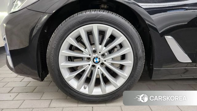 BMW 5 Series (G30) id 3843739 из Кореи 16