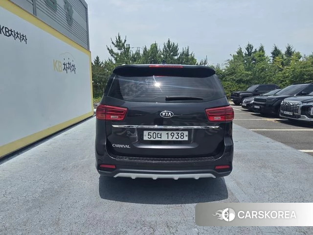 Kia The New Carnival id 4546954 из Кореи 14