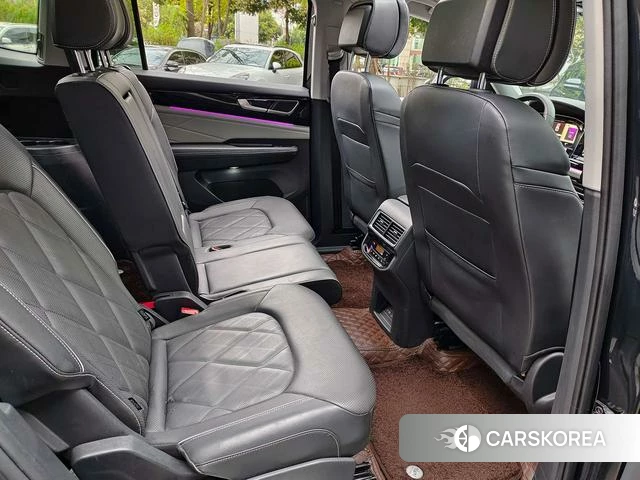 Volkswagen Tourang 2024 Черный из Китая, фото 6