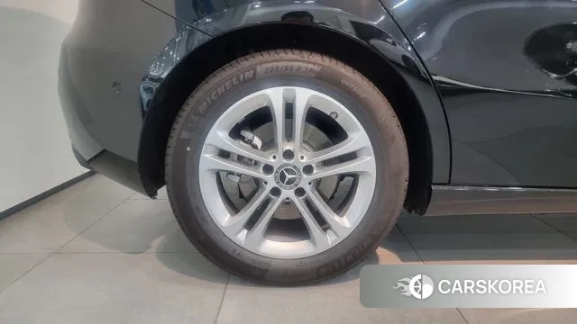 Mercedes-Benz A-Class W177 id 3745116 из Кореи 13