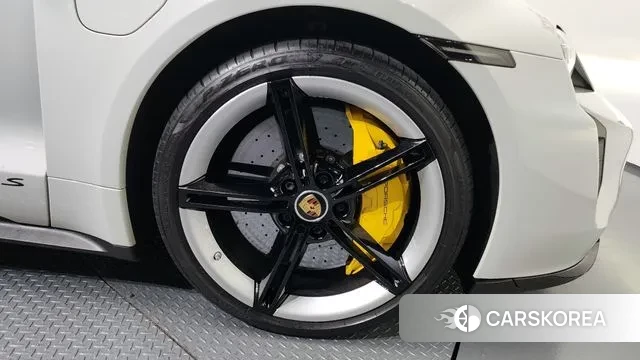 Porsche Taycan id 3390203 из Кореи 15