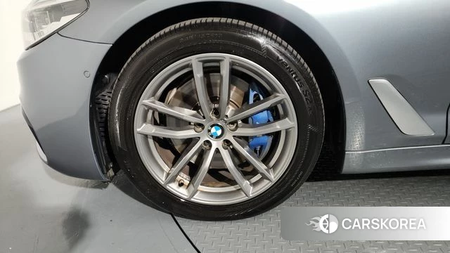 BMW 5 Series (G30) id 4465667 из Кореи 30