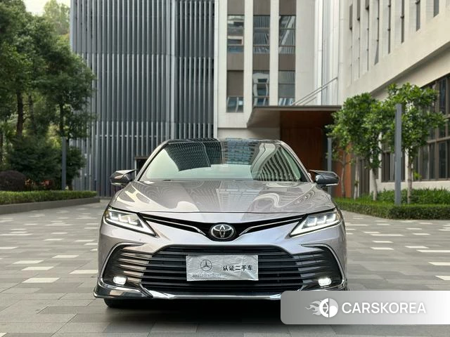 Toyota Camry 2023 Серебристо-серый из Китая, фото 6
