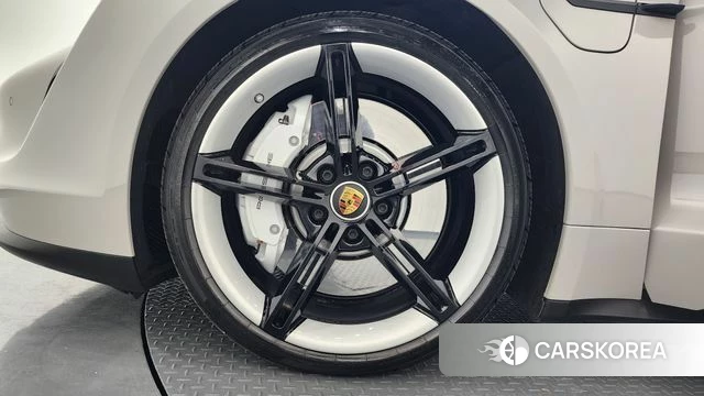 Porsche Taycan id 4855036 из Кореи 26