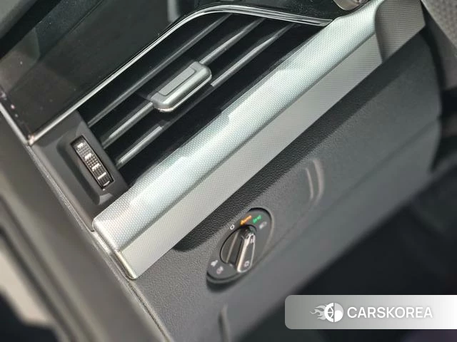 Volkswagen Passat id 3908323 из Китая 17