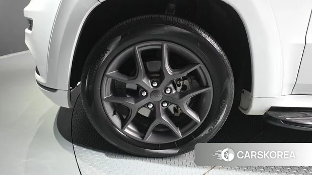 Jeep Grand Cherokee id 4224886 из Кореи 28