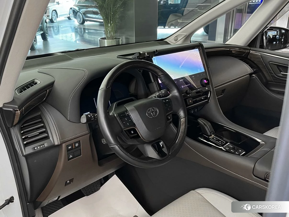 Toyota Elfa id 4493067 из Китая 11