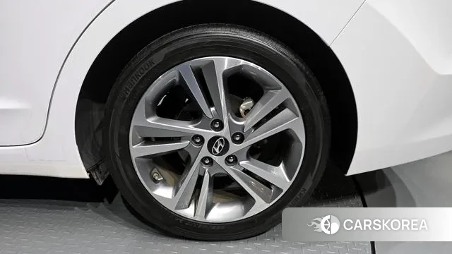 Hyundai Avante AD id 3608276 из Кореи 15