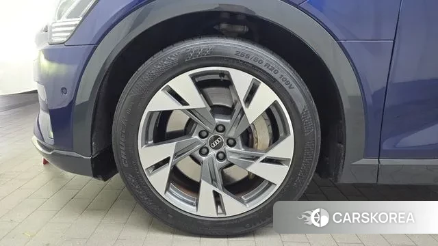 Audi e-Tron id 3592264 из Кореи 15