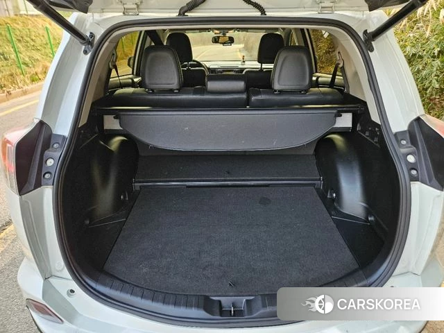 Toyota RAV4 id 3853653 из Кореи 12