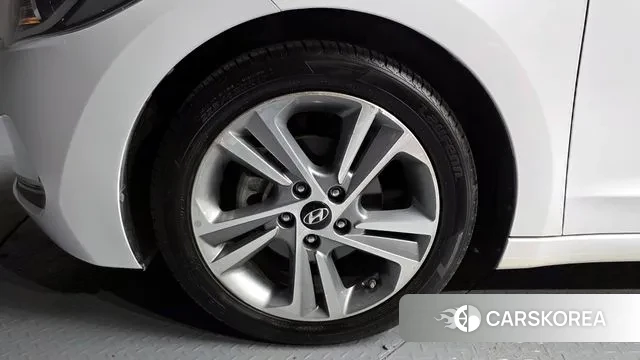 Hyundai Avante AD id 3602218 из Кореи 15