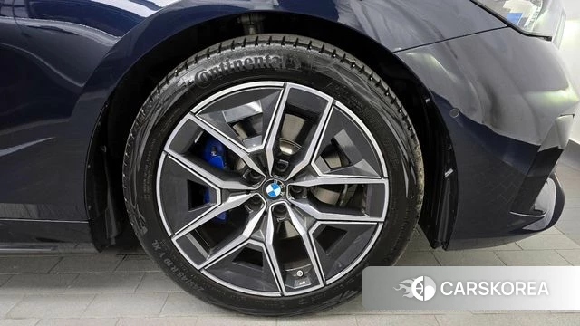 BMW 5 Series (G60) id 3876689 из Кореи 15