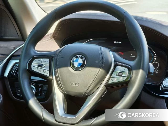 BMW 5 series PHEV id 4277992 из Китая 12