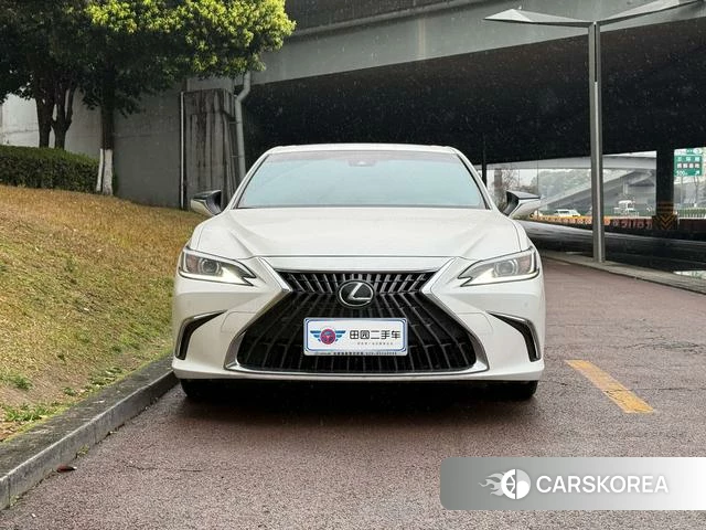 Lexus ES 2024 Белый из Китая, фото 5