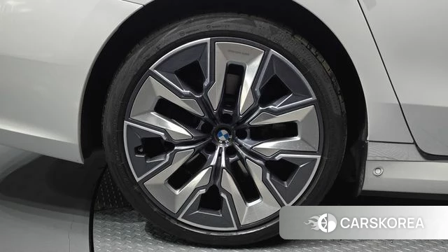 BMW 7 Series (G70) id 4200774 из Кореи 15