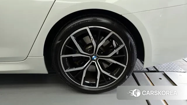 BMW 5 Series (G30) id 2993439 из Кореи 15