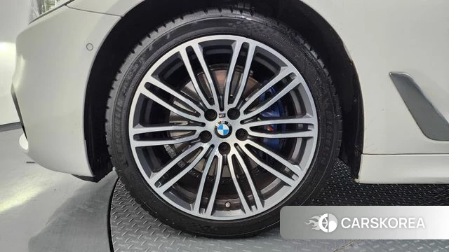 BMW 5 Series (G30) id 4416953 из Кореи 29