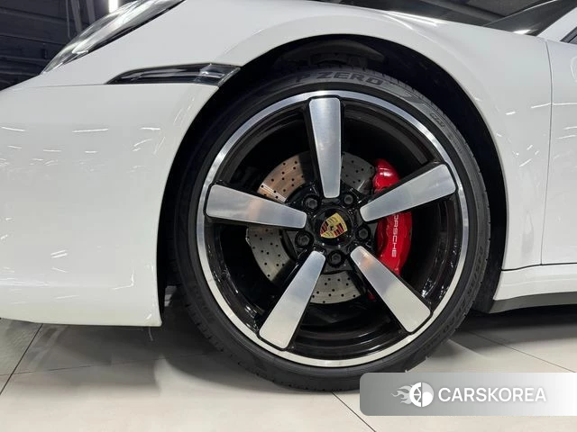 Porsche 911(992) id 4677060 из Кореи 10