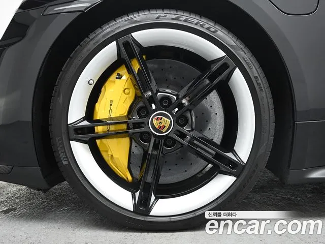 Porsche Taycan id 2334405 из Кореи 15