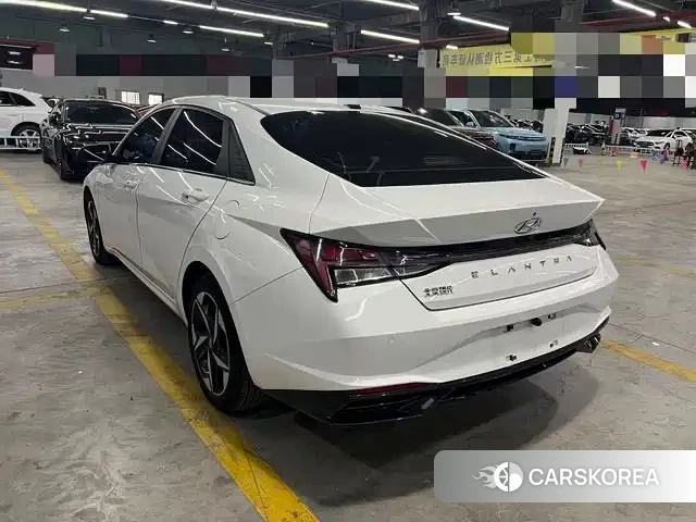 Hyundai Elantra 2023 Белый из Китая, фото 5